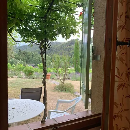 Le Grand Jardin Couette-café 3*